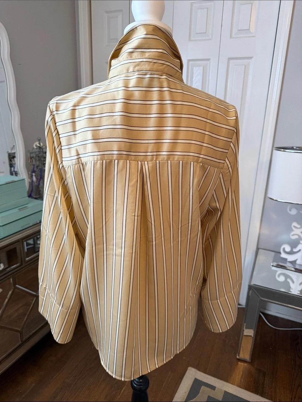 Elie Tahari Smartly Styled Striped Silky Button-Up Blouse Tan & White Med NWT